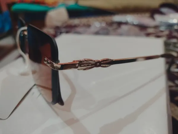 Brown_Gradient_Square_Frame_Sunglasses_For_Women