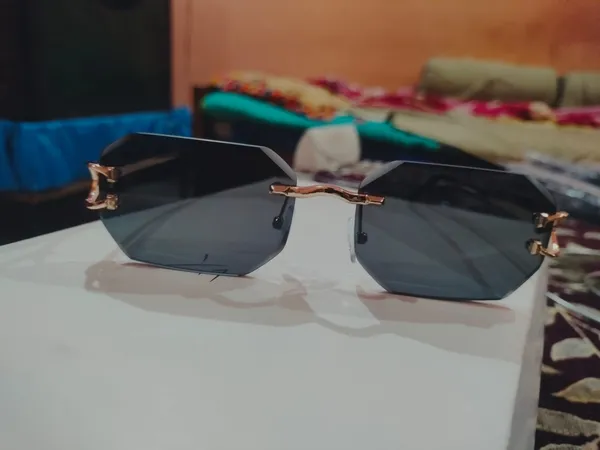 Black_Rimless_Rectangular_Sunglasses_for_Adults