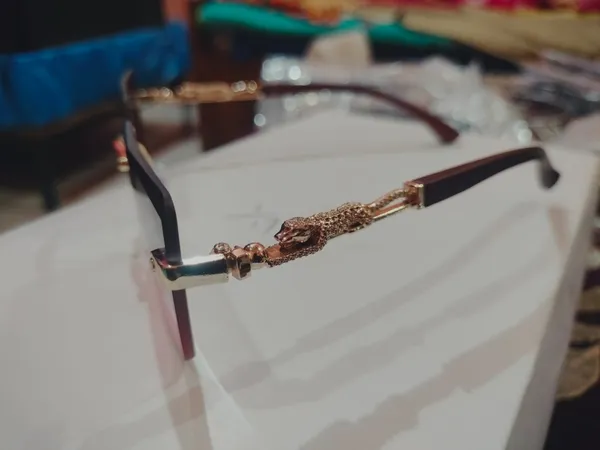 Pink_Tinted_Rimless_Rectangular_Sunglasses