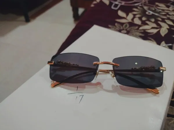 Black_Rectangular_Sunglasses_for_Women