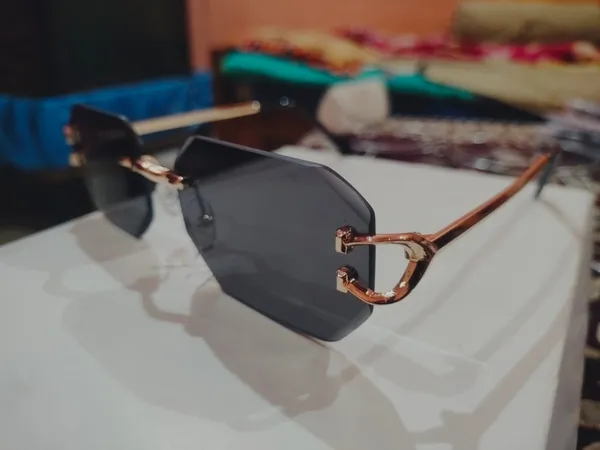 Black_Rimless_Rectangular_Sunglasses_for_Adults