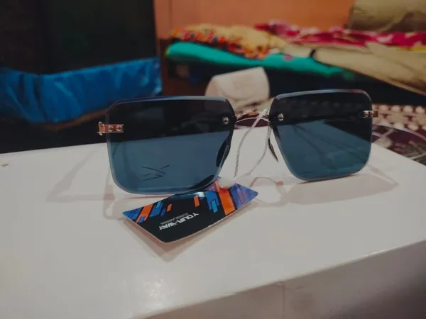 Black_Rectangular_Sunglasses_for_Unisex