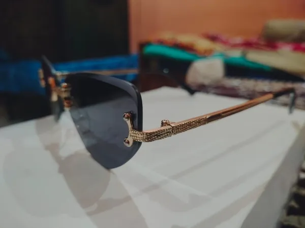 Gold_Metal_Cat_Eye_Sunglasses_for_Women
