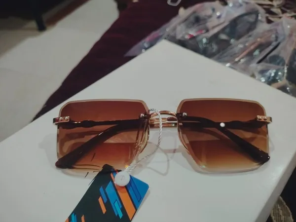 Brown_Gradient_Square_Frame_Sunglasses_For_Women