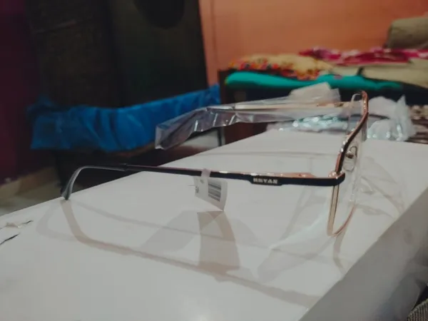 Black_Metal_Rectangular_Eyeglasses_for_Adults