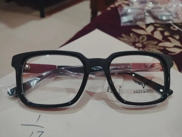 Black_Rectangular_Frame_Eyeglasses_For_Unisex