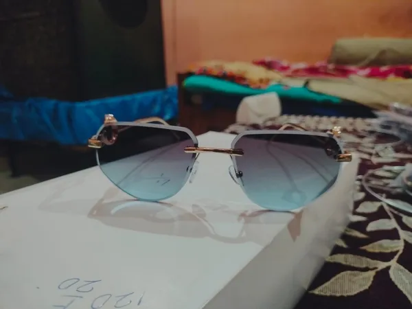 Rose_Gold_Metal_Rimless_Sunglasses_for_Women