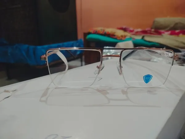 Rose_Gold_Rectangular_Optical_Eyeglasses_for_Unisex