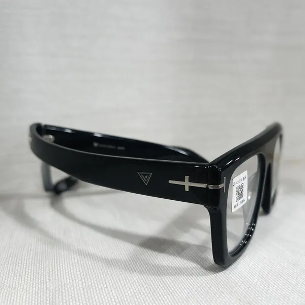 Black_Rectangular_Frame_Eyeglasses_for_Unisex