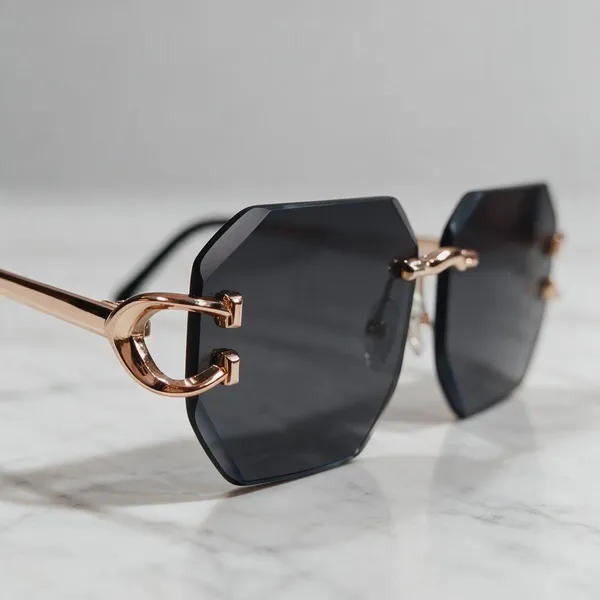 Black_Rimless_Rectangular_Sunglasses_for_Adults