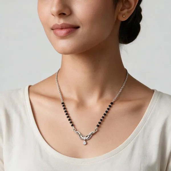 Silver_Black_Beaded_Leaf_Pendant_Mangalsutra_For_Women