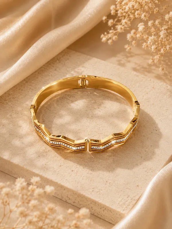 Gold_Tone_Zigzag_Crystal_Embellished_Bangle_Bracelet