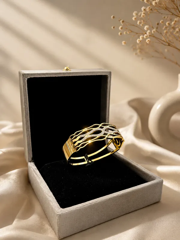 Luxe_Anti_Tarnish_Bracelet_For_Girls_&_Women