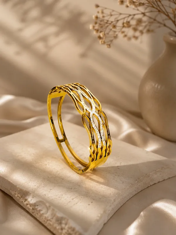 Luxe_Anti_Tarnish_Bracelet_For_Girls_&_Women