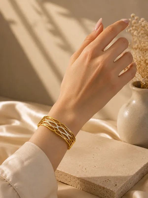 Luxe_Anti_Tarnish_Bracelet_For_Girls_&_Women