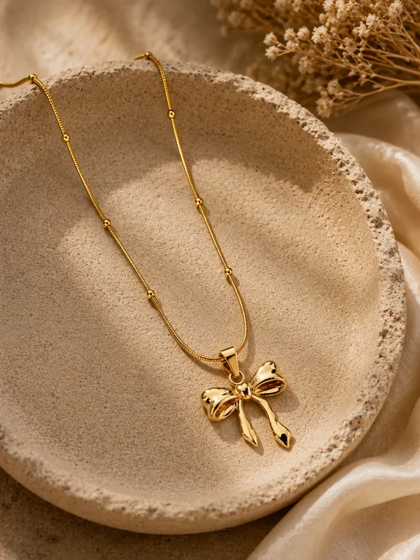 Luxury_Bow_style_chain_and_pendant_set_for_girls_and_women