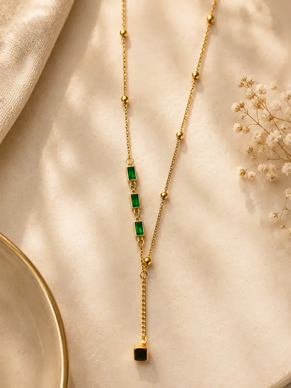 Luxury_Green_Emerald_Style_Drop_Chain_Pendant_For_Women_And_Girls