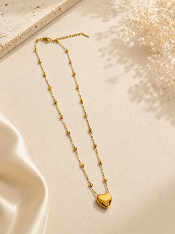 Minimalist_Gold_Heart_Pendant_Necklace,_Puffy_Heart_Charm_Necklace,_Everyday_Jewellery