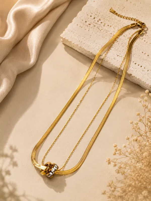 Minimalist_Gold_Layered_Necklace,_Herringbone_Chain_With_Rhinestone_Charm,_Trendy_Women'S_Jewellery