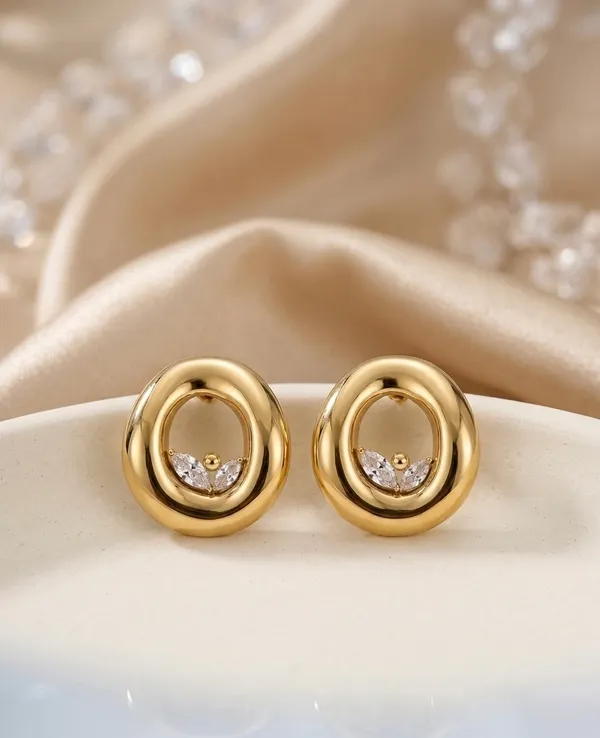 Gold_Tone_Oval_Stud_Earrings_With_Crystal_Accent