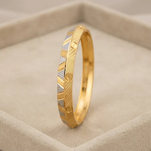 One_Gold_Plated_Copper_Designer_Kada_For_Men