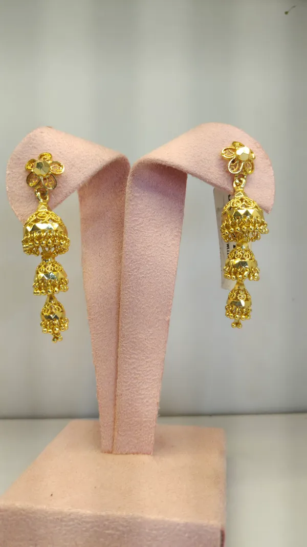 One_Gram_Gold_Plated_Floral_Jhumka_Earrings_For_Women