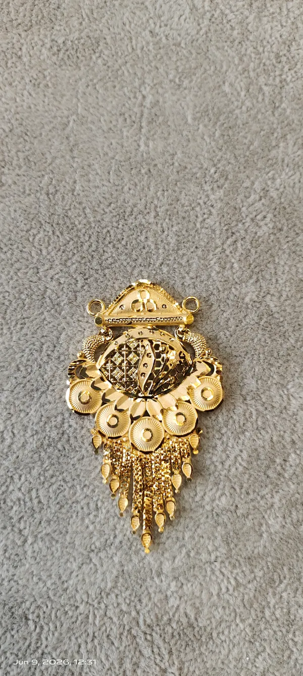 Gold_Copper_Ethnic_Pendant_For_Women