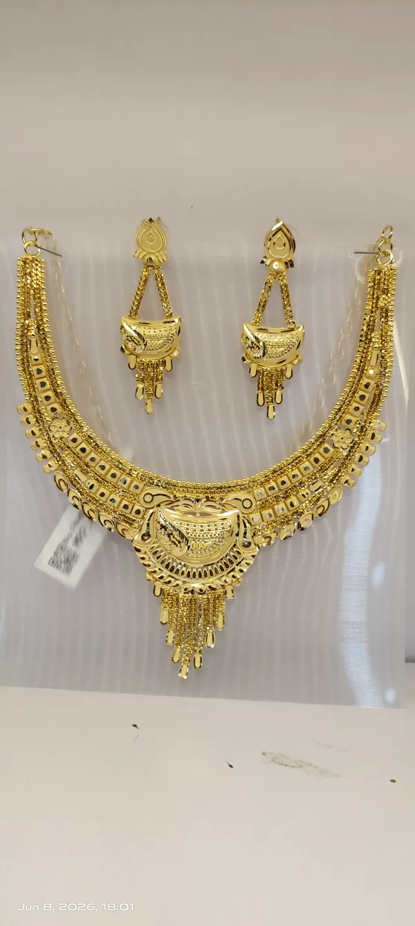 Gold_Copper_Intricate_Bridal_Necklace_Set_With_Earrings_For_Women