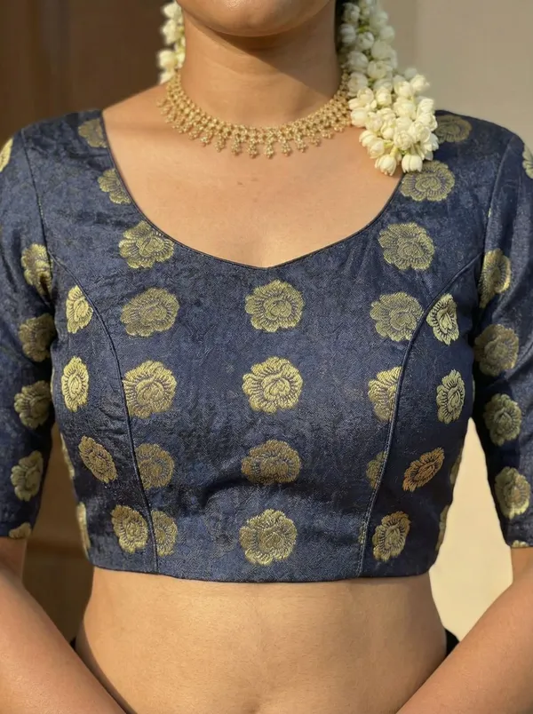 Striped,_Printed,_Woven_Leheria_Chiffon_Saree_(Grey)