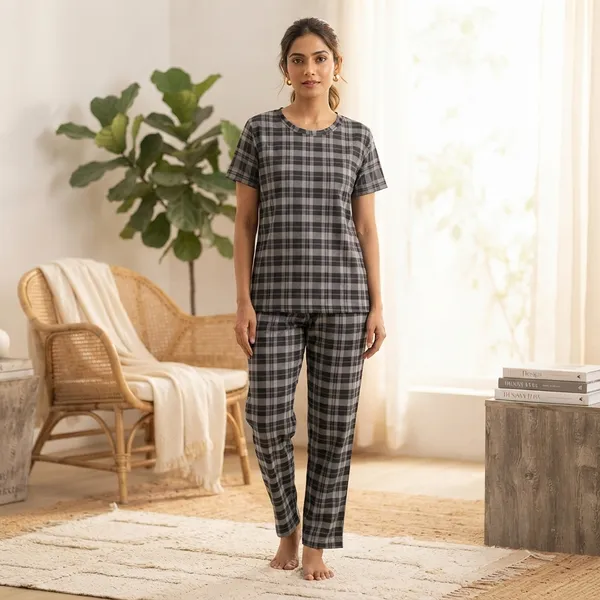 Monochrome_Check_Two-Piece_Loungewear