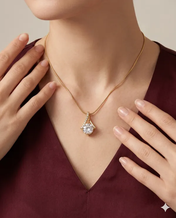 Gold_Finished_Round_Crystal_Pendant_Minimalist_Snake_Necklace