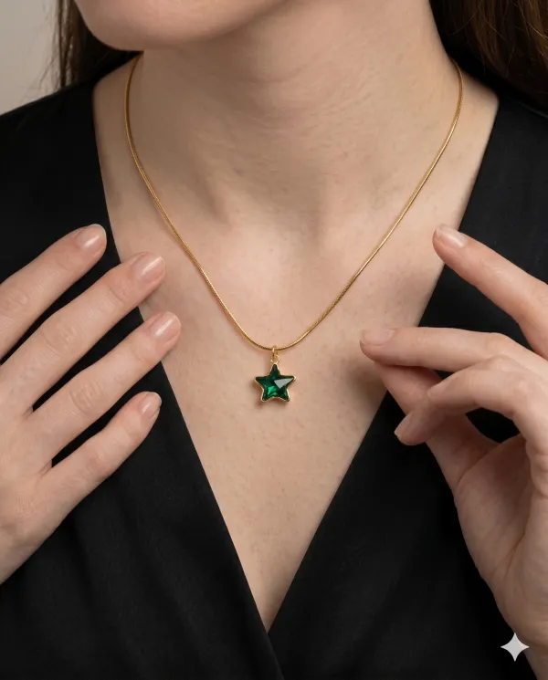 Gold_Finished_Round_Crystal_Star_Minimalist_Pendant_Necklace