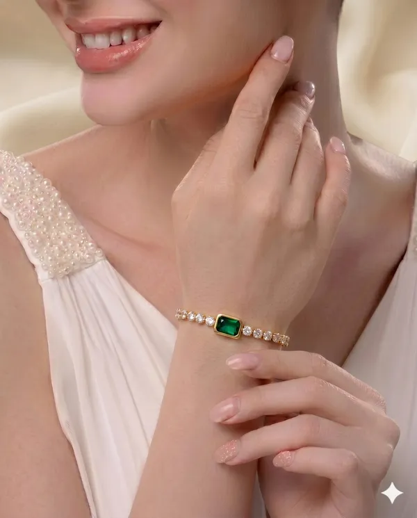 Gold_Polished_Emerald_Stone_Tennis_Bracelet_for_Ladies