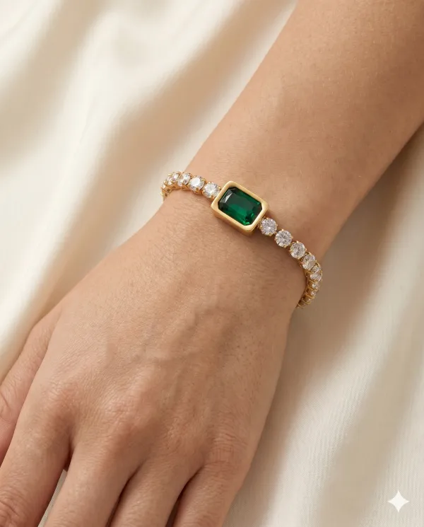 Gold_Polished_Emerald_Stone_Tennis_Bracelet_for_Ladies