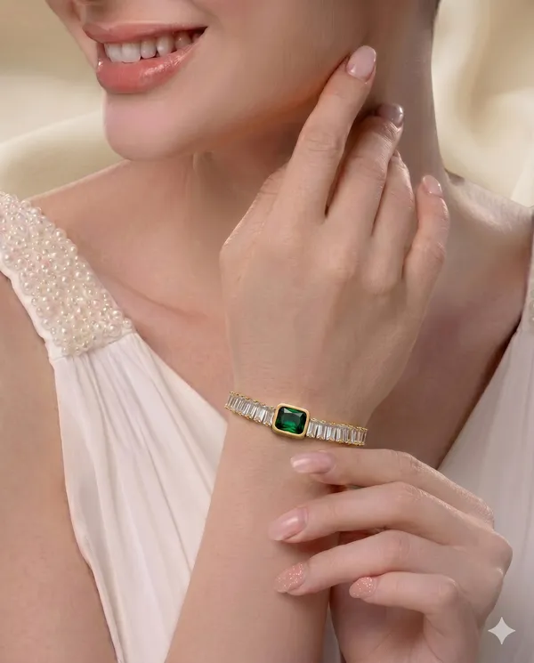 Gold_Polished_Minimalist_Baguette_Emerald_Bracelet