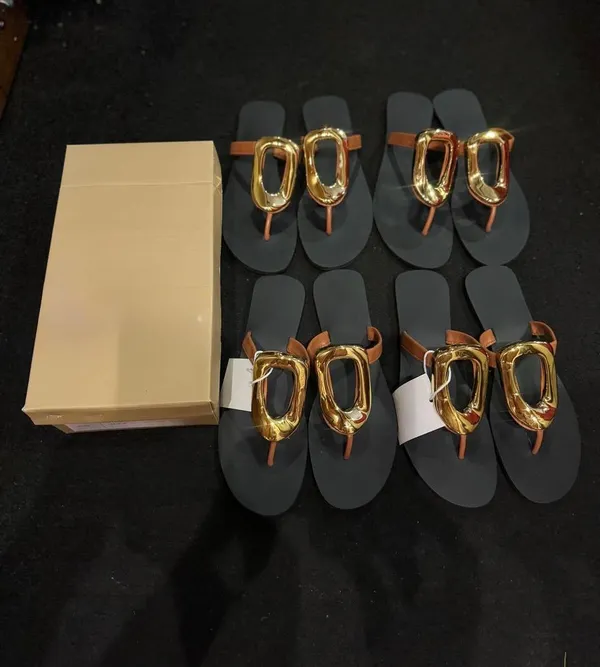 Black_And_Gold_Oval_Embellished_Flip_Flops_For_Women