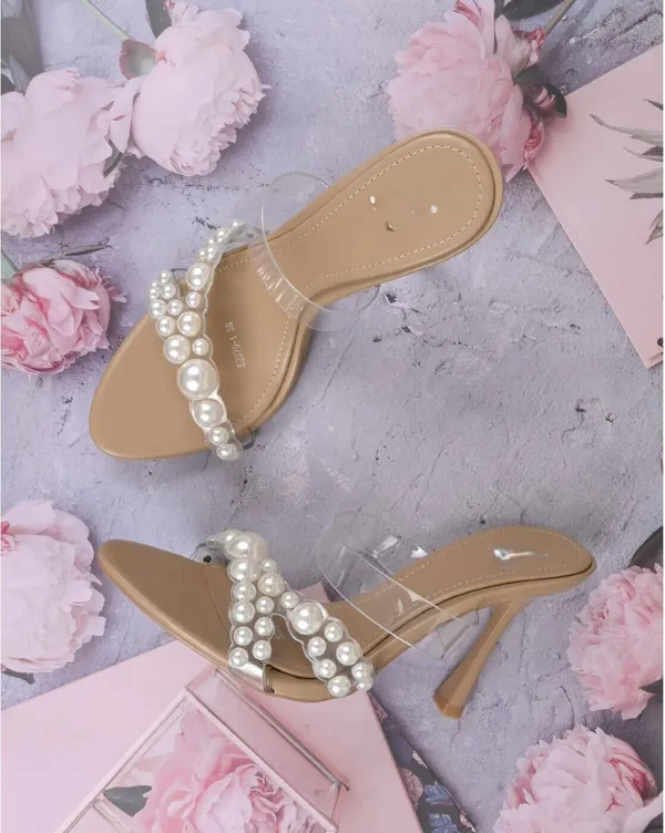 Clear_And_White_Patent_Leather_Pearl_Embellished_Block_Heel_Sandals_For_Women