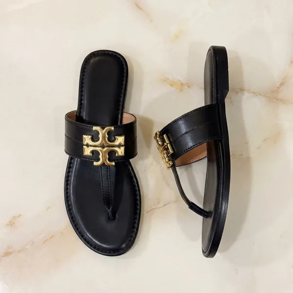 Black_Leather_Gold_Logo_Embellished_Flat_Sandals_For_Women