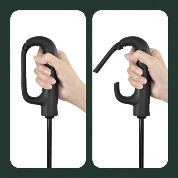Folding_Umbrella_With_Carabiner_Handle