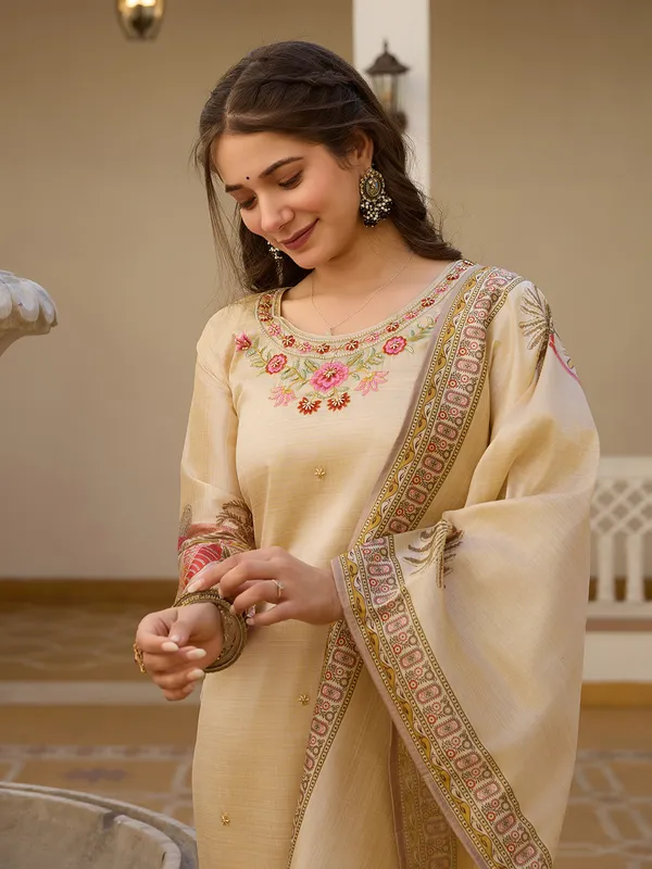 Neeva_store_Viscose_Beige_Color_Kurta_Suit_Set
