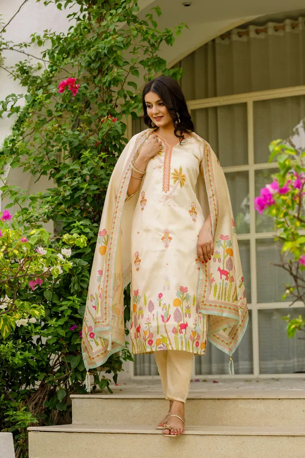 Neeva_store_Viscose_Off_white_Color_Kurta_Suit_Set