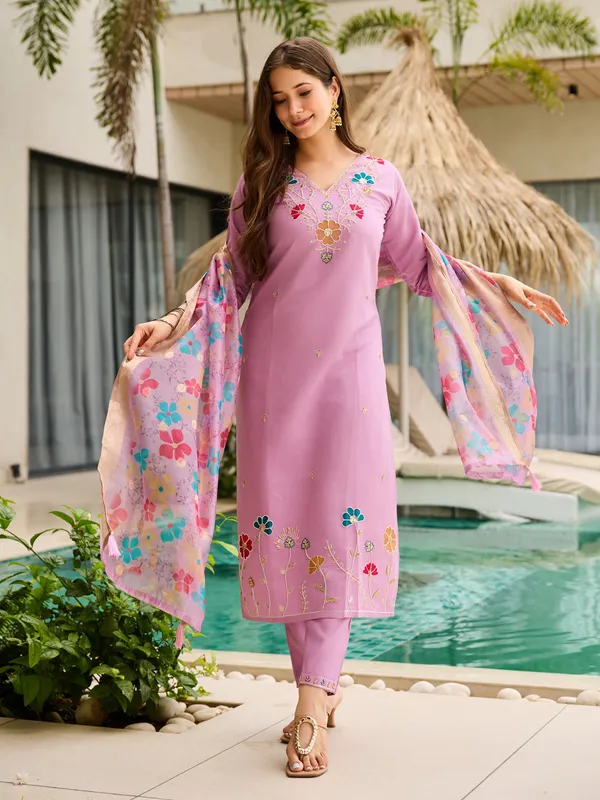 Neeva_store_Viscose_Lavender_Color_Kurta_Suit_Set