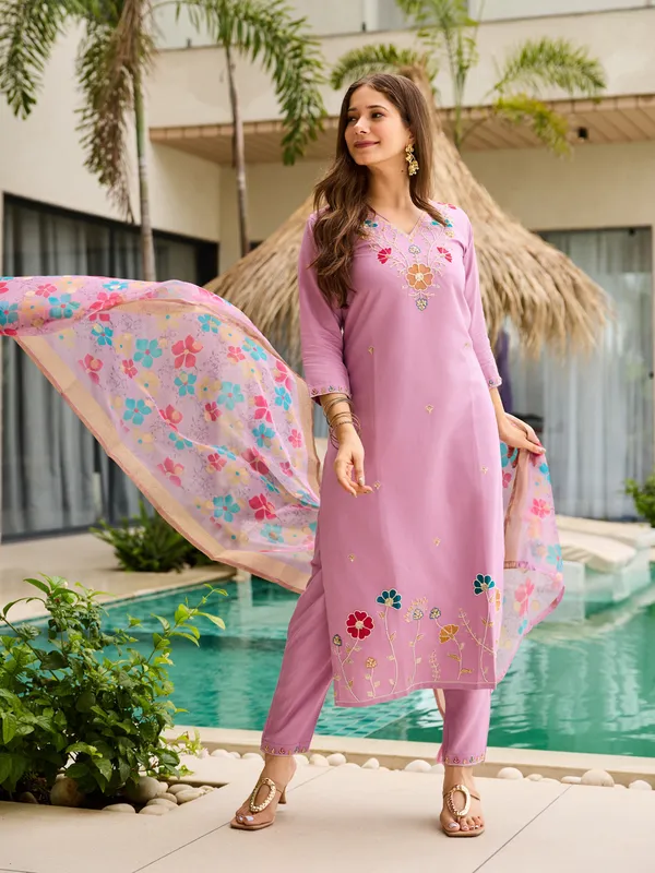 Neeva_store_Viscose_pink_Color_Kurta_Suit_Set