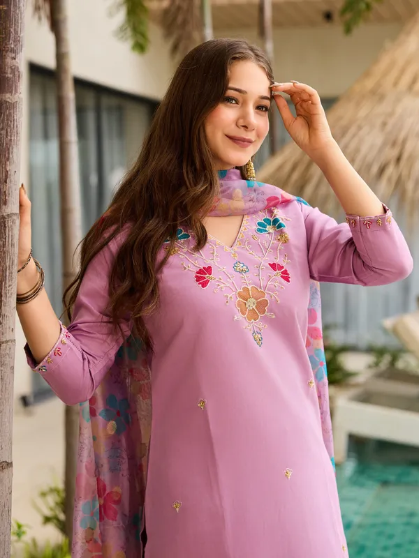 Neeva_store_Viscose_pink_Color_Kurta_Suit_Set