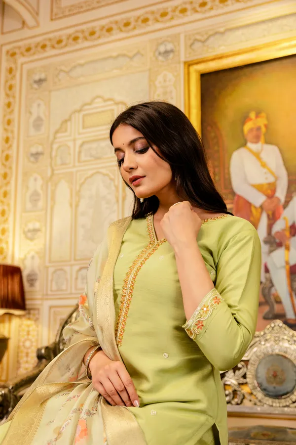 Neeva_store_Viscose_Lemon_Color_Kurta_Suit_Set