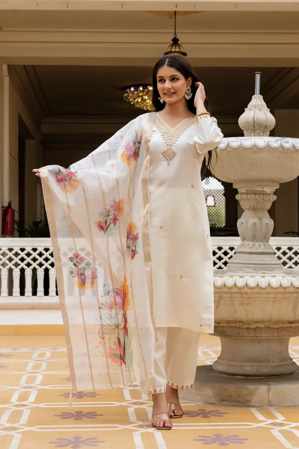 Neeva_store_Viscose_White_Color_Kurta_Suit_Set