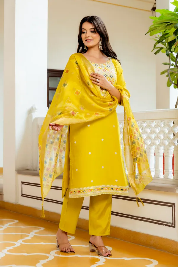 Neeva_store_Viscose_Yellow_Color_Kurta_Suit_Set