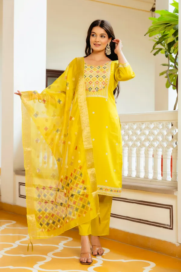 Neeva_store_Viscose_Yellow_Color_Kurta_Suit_Set
