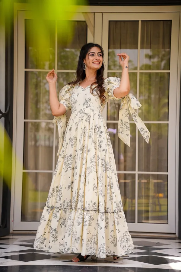 Neeva_store_Viscose_White_Color_Gown