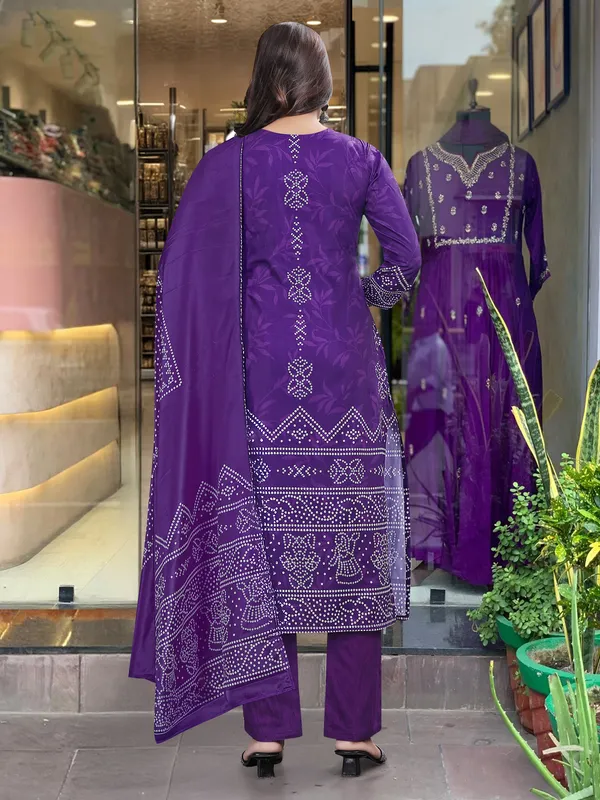 Neeva_store_Crepe_Blue_Color_Kurta_Suit_Set